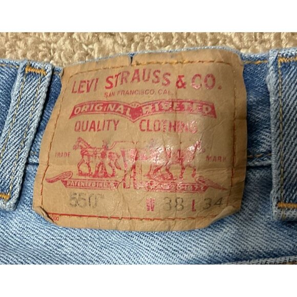 Levi's 550 Relaxed Fit Jeans 38 x 34 Light Wash 100% Cotton Denim Distressed - Picture 4 of 6